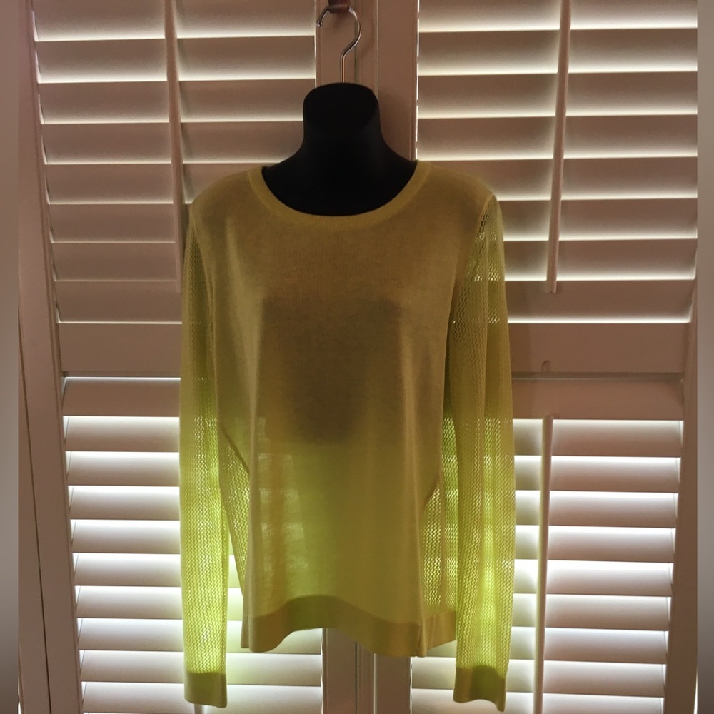 Cabi Lime Split Back Long Sleeve Pullover And Cam… - image 2